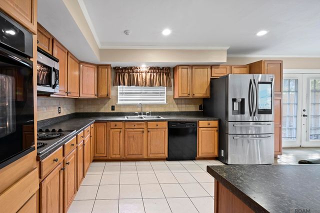 5820 Glen Oaks Dr, Baton Rouge, LA 70811