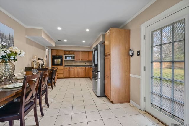 5820 Glen Oaks Dr, Baton Rouge, LA 70811