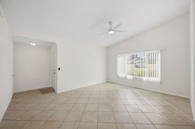 242 Manzanita Dr, Oceanside, CA 92057