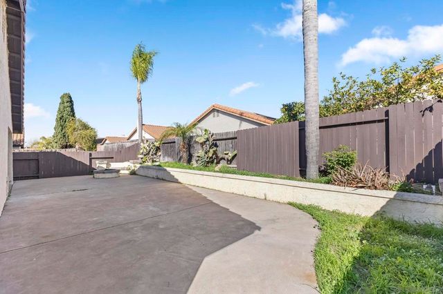 242 Manzanita Dr, Oceanside, CA 92057