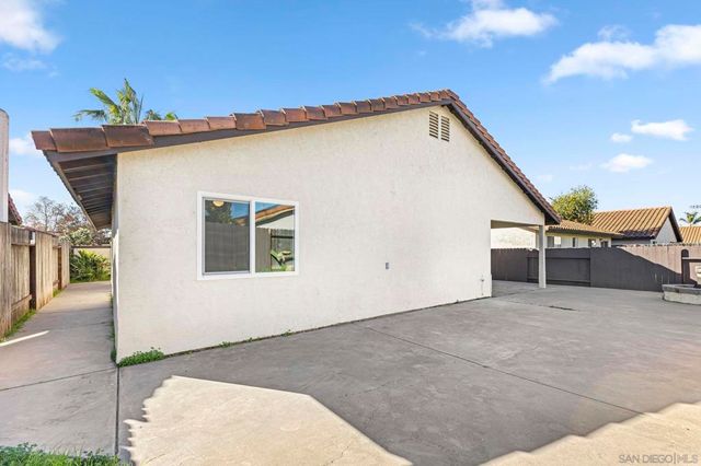 242 Manzanita Dr, Oceanside, CA 92057