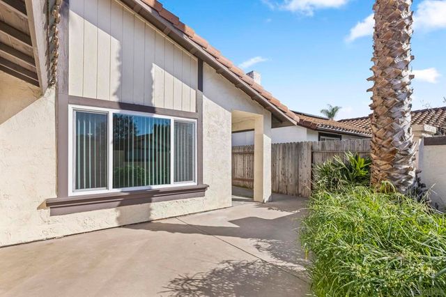 242 Manzanita Dr, Oceanside, CA 92057