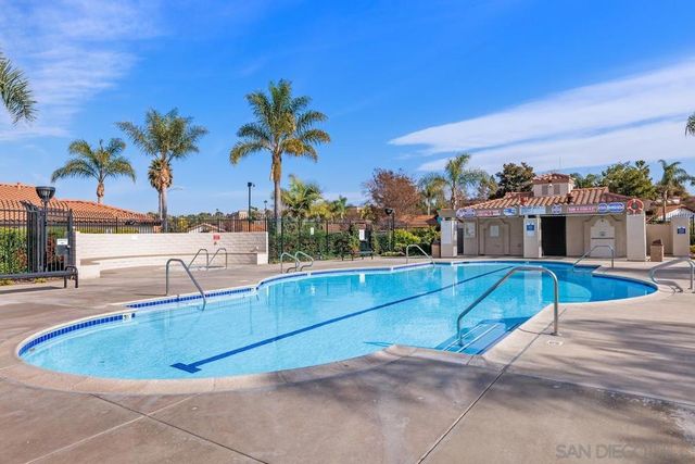 242 Manzanita Dr, Oceanside, CA 92057