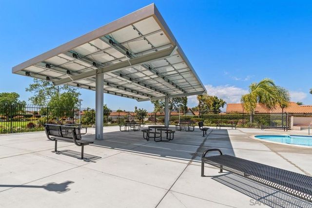 242 Manzanita Dr, Oceanside, CA 92057