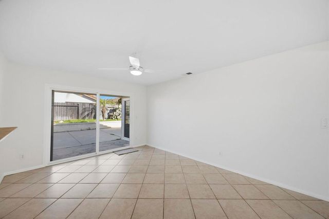 242 Manzanita Dr, Oceanside, CA 92057