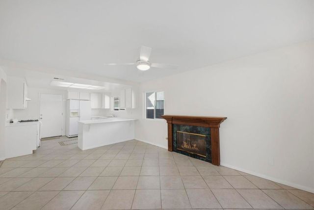 242 Manzanita Dr, Oceanside, CA 92057