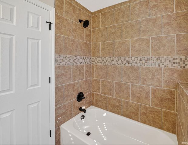 705 Kamms Court, Mishawaka, IN 46544