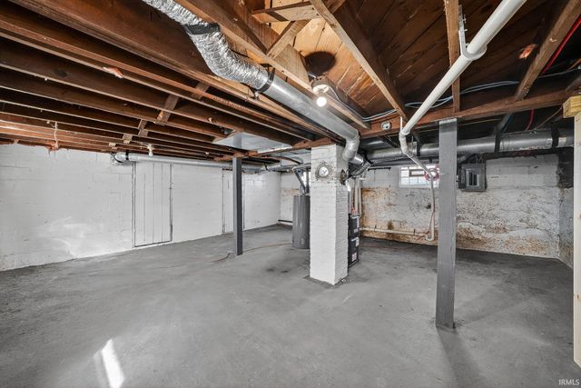 705 Kamms Court, Mishawaka, IN 46544