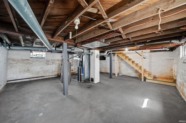 705 Kamms Court, Mishawaka, IN 46544