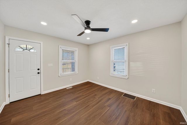 705 Kamms Court, Mishawaka, IN 46544