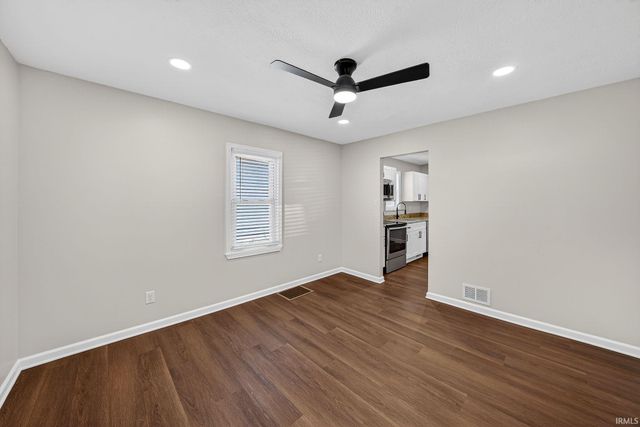 705 Kamms Court, Mishawaka, IN 46544