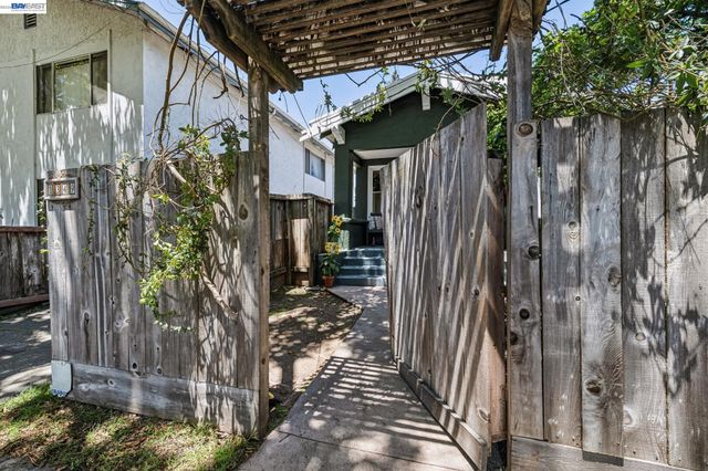 1349 Hearst Ave, Berkeley, CA 94702