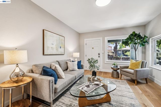 1349 Hearst Ave, Berkeley, CA 94702