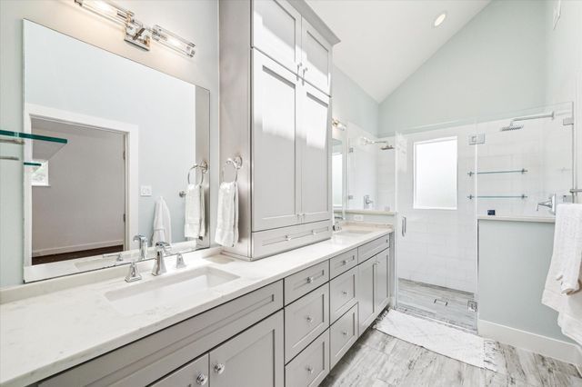 928 Robbie Street B, Houston, TX 77009
