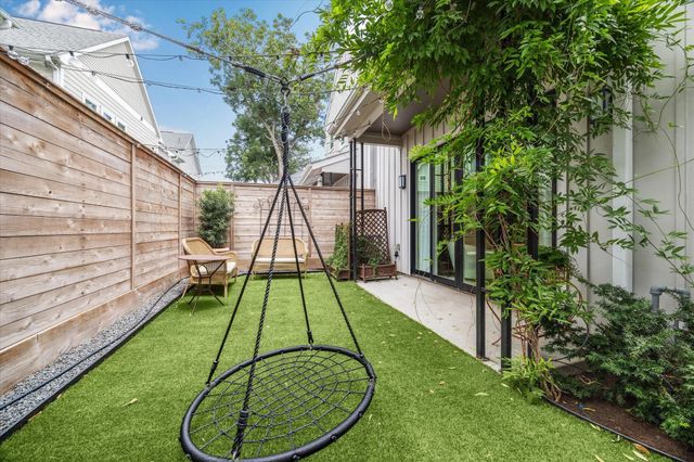 928 Robbie Street B, Houston, TX 77009