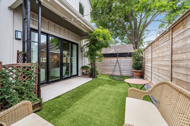 928 Robbie Street B, Houston, TX 77009