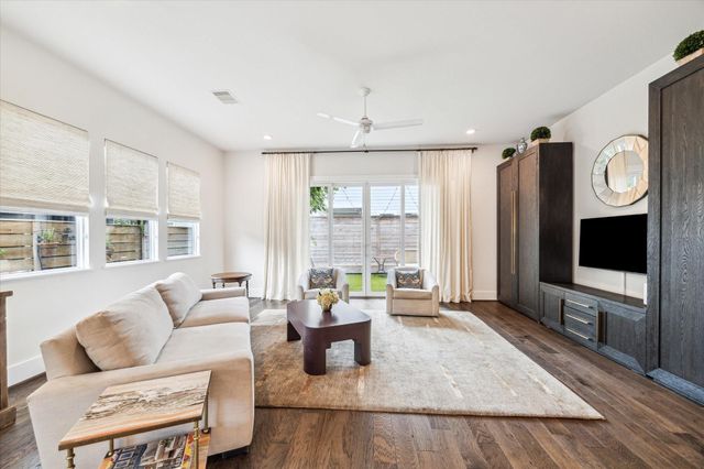 928 Robbie Street B, Houston, TX 77009