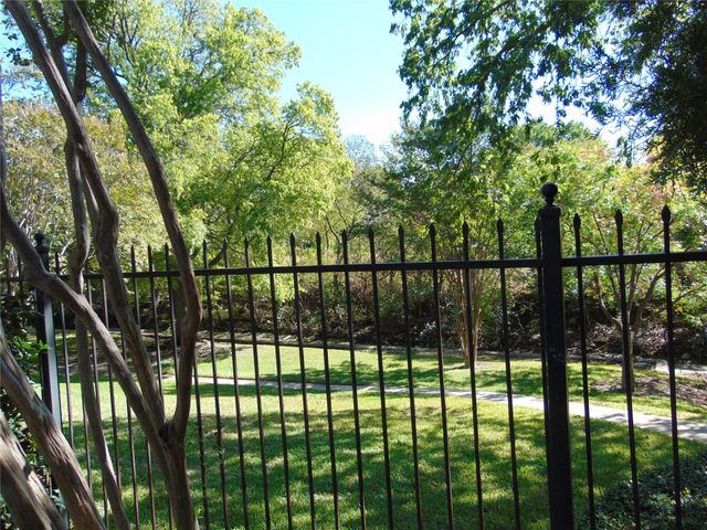 3041 Waterfront Circle, Garland, TX 75042