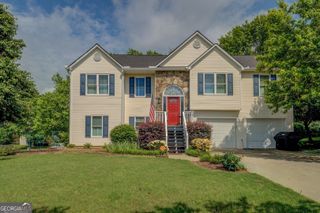 3870 Michaels Creek Court, Loganville, GA 30052