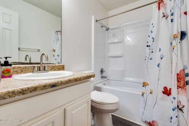 1014 Carolyn Rose Drive, Breaux Bridge, LA 70517