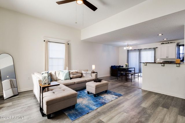 1014 Carolyn Rose Drive, Breaux Bridge, LA 70517