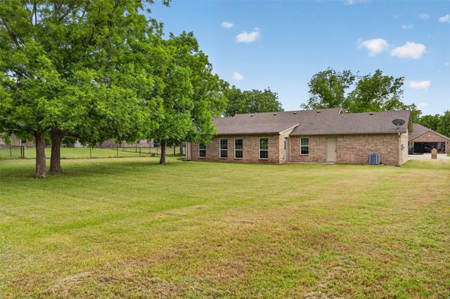 505 E 5th Street, Springtown, TX 76082