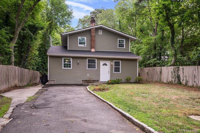 1241 Connetquot Avenue, Central Islip, NY 11722