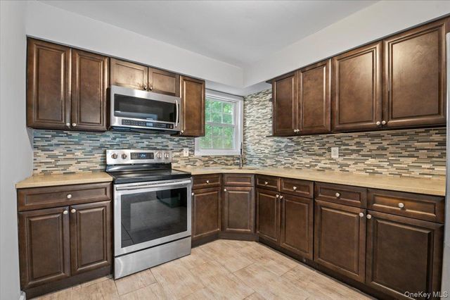 1241 Connetquot Avenue, Central Islip, NY 11722