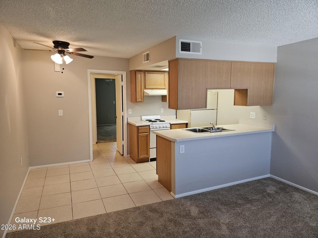 461 W HOLMES Avenue 327, Mesa, AZ 85210
