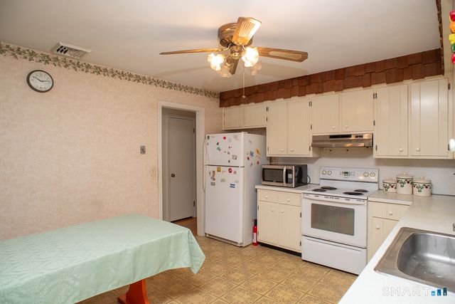 41 Longfellow Road, Shelton, CT 06484