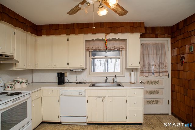 41 Longfellow Road, Shelton, CT 06484