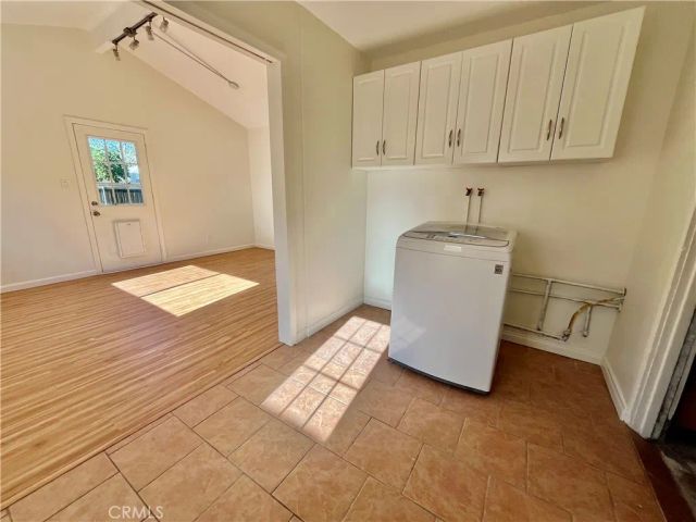 7339 White Oak, Reseda, CA 91335