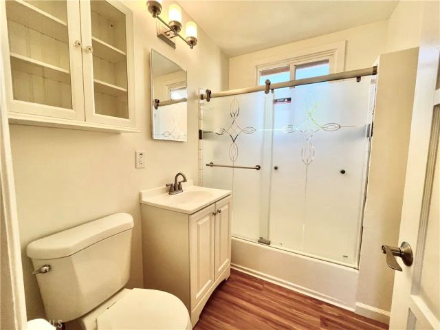 7339 White Oak, Reseda, CA 91335