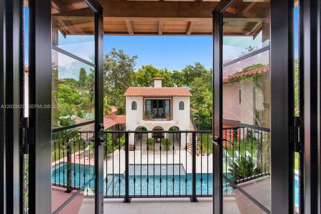 545 San Antonio Avenue, Coral Gables, FL 33146