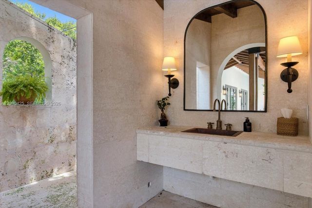 545 San Antonio Avenue, Coral Gables, FL 33146
