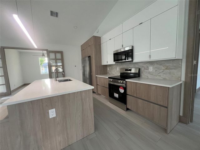 1470 HENNING STREET, North Port, FL 34288