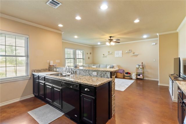 105 Deacon Drive W, College Station, TX 77845