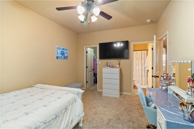 105 Deacon Drive W, College Station, TX 77845