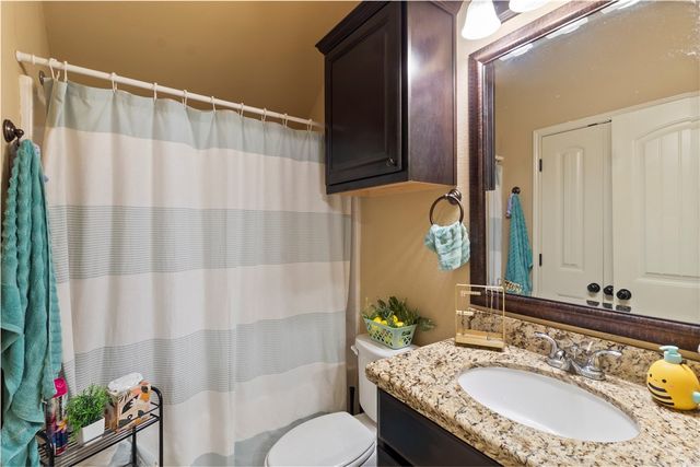 105 Deacon Drive W, College Station, TX 77845