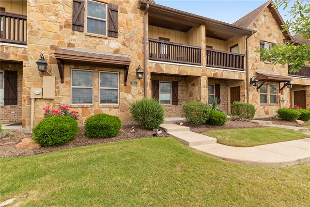 105 Deacon Drive W, College Station, TX 77845