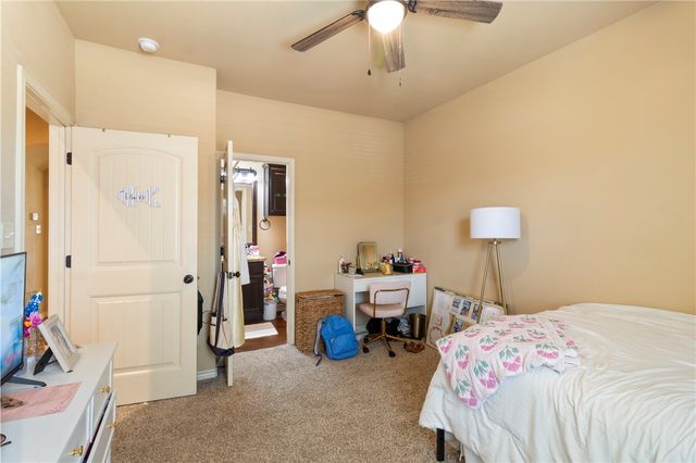 105 Deacon Drive W, College Station, TX 77845