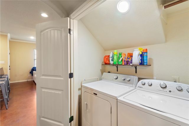 105 Deacon Drive W, College Station, TX 77845