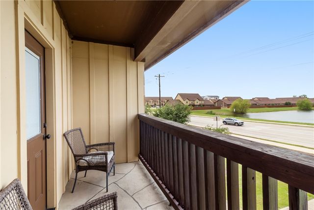 105 Deacon Drive W, College Station, TX 77845
