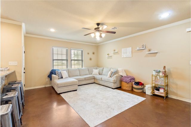 105 Deacon Drive W, College Station, TX 77845