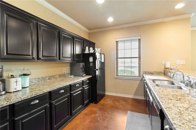 105 Deacon Drive W, College Station, TX 77845