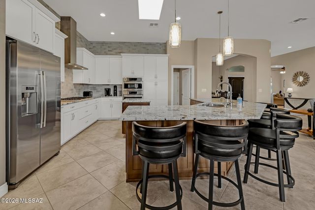 13876 N Silvercreek Place, Oro Valley, AZ 85755