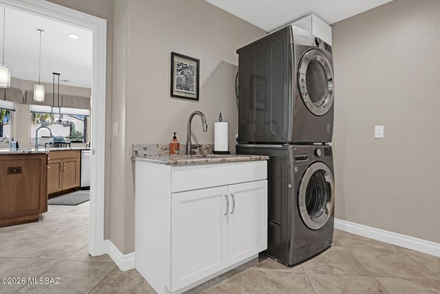 13876 N Silvercreek Place, Oro Valley, AZ 85755