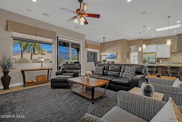 13876 N Silvercreek Place, Oro Valley, AZ 85755