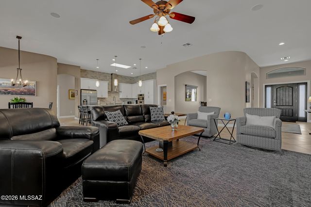 13876 N Silvercreek Place, Oro Valley, AZ 85755