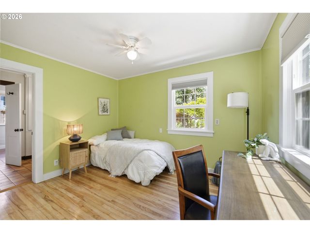 955 KELLY Blvd, Springfield, OR 97477
